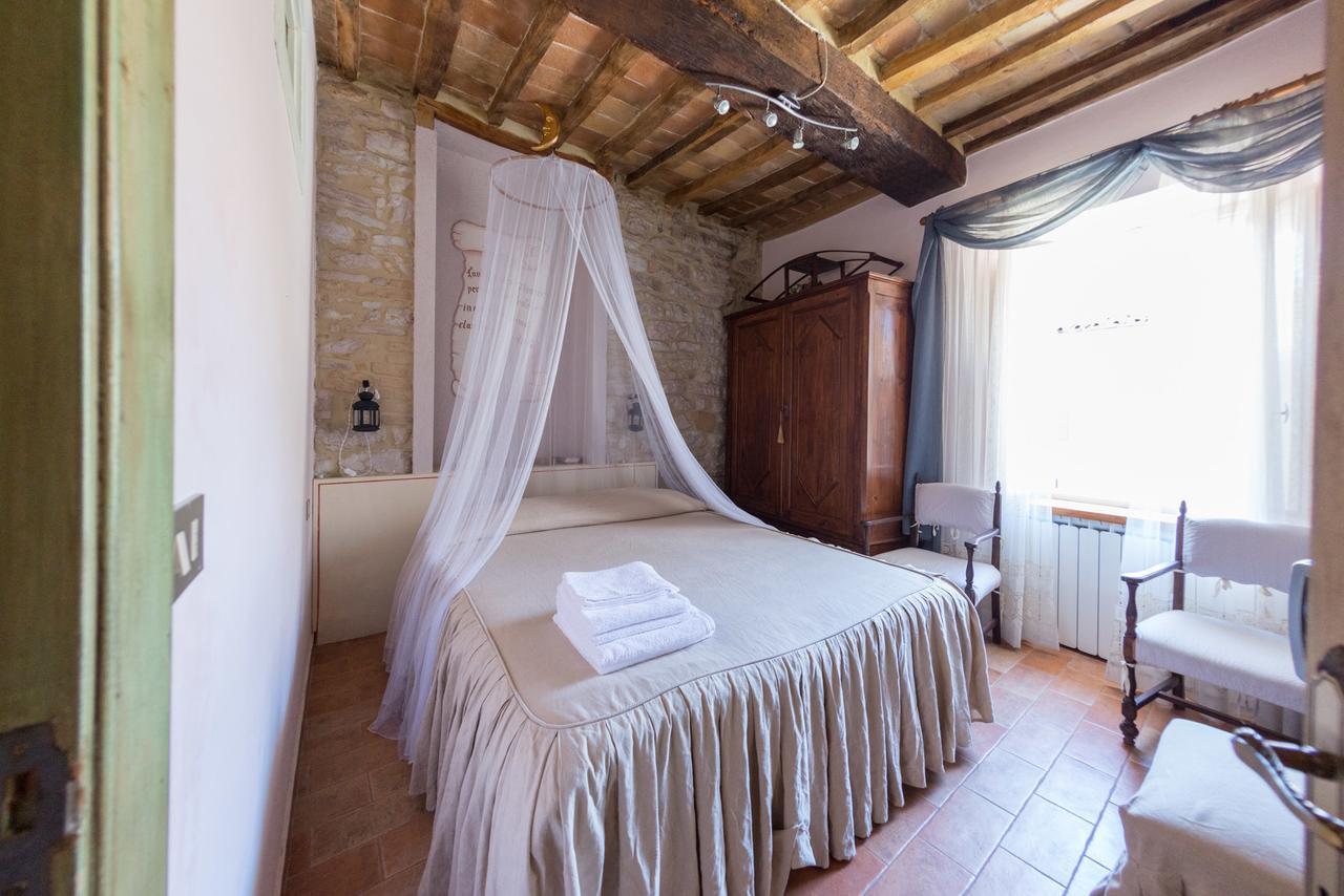 Appartamenti Turistici Vicolo S. Chiara Sassoferrato Экстерьер фото